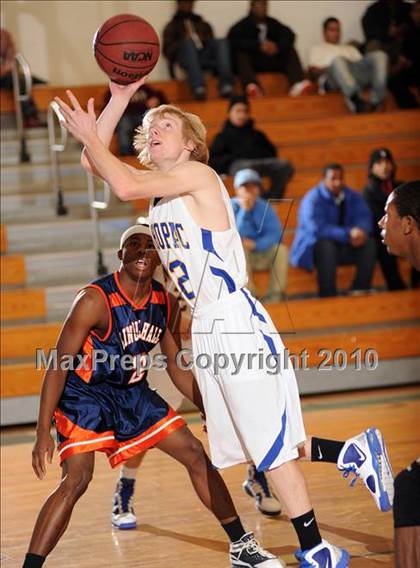Thumbnail 2 in Lincoln Hall vs. Mahopac (Putnam Challenge) photogallery.