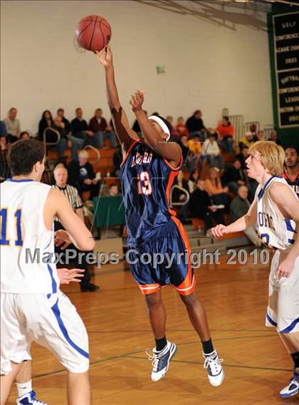 Thumbnail 1 in Lincoln Hall vs. Mahopac (Putnam Challenge) photogallery.