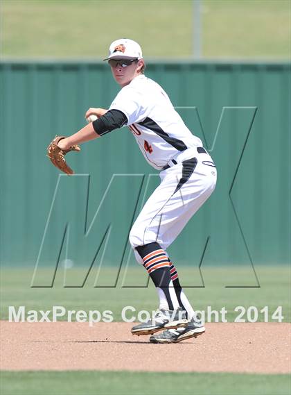Thumbnail 2 in Birdville vs. Aledo (UIL 4A Region 1 Quarterfinal) photogallery.