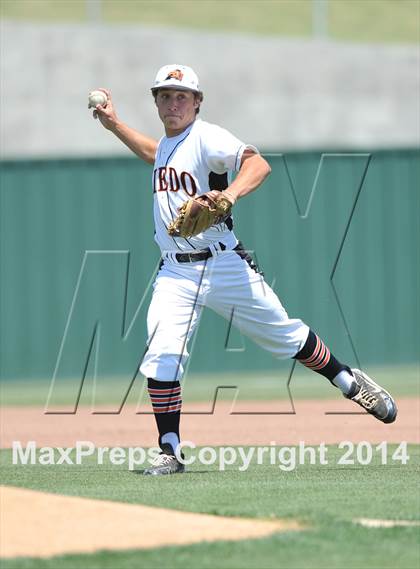 Thumbnail 1 in Birdville vs. Aledo (UIL 4A Region 1 Quarterfinal) photogallery.