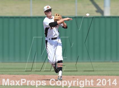 Thumbnail 3 in Birdville vs. Aledo (UIL 4A Region 1 Quarterfinal) photogallery.