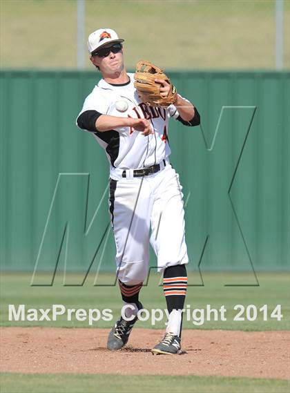 Thumbnail 1 in Birdville vs. Aledo (UIL 4A Region 1 Quarterfinal) photogallery.