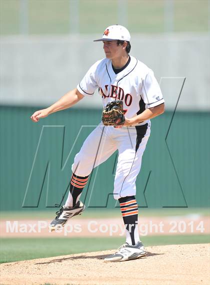 Thumbnail 3 in Birdville vs. Aledo (UIL 4A Region 1 Quarterfinal) photogallery.