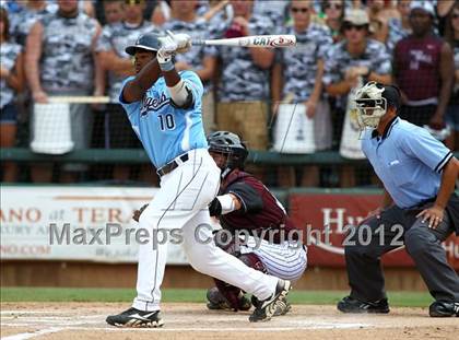 Thumbnail 3 in Carroll vs. A&M Consolidated (UIL 5A State Semifinal) photogallery.