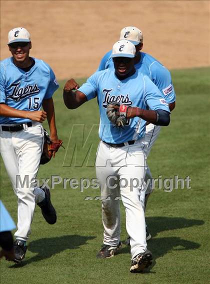Thumbnail 2 in Carroll vs. A&M Consolidated (UIL 5A State Semifinal) photogallery.