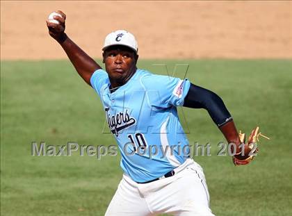 Thumbnail 3 in Carroll vs. A&M Consolidated (UIL 5A State Semifinal) photogallery.
