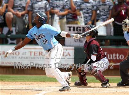 Thumbnail 3 in Carroll vs. A&M Consolidated (UIL 5A State Semifinal) photogallery.