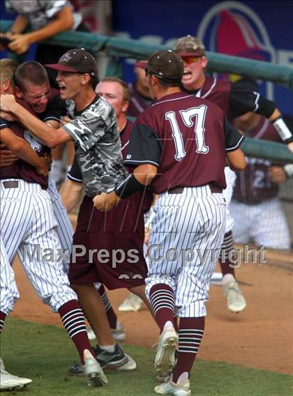 Thumbnail 2 in Carroll vs. A&M Consolidated (UIL 5A State Semifinal) photogallery.