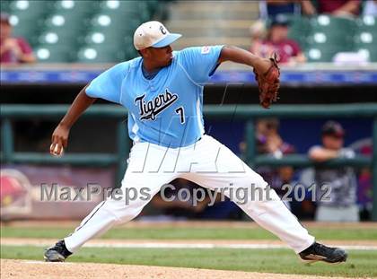 Thumbnail 2 in Carroll vs. A&M Consolidated (UIL 5A State Semifinal) photogallery.