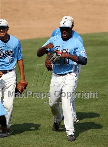 Thumbnail 3 in Carroll vs. A&M Consolidated (UIL 5A State Semifinal) photogallery.