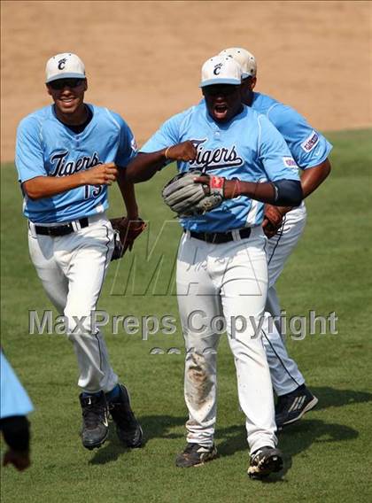 Thumbnail 1 in Carroll vs. A&M Consolidated (UIL 5A State Semifinal) photogallery.