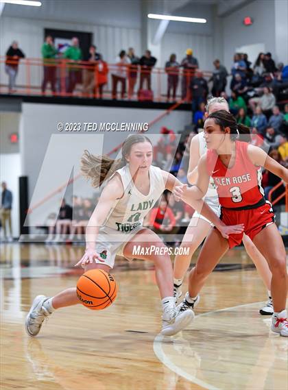 Thumbnail 3 in Valley Springs vs. Glen Rose (AAA 3A State Playoff first round) photogallery.