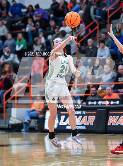 Thumbnail 1 in Valley Springs vs. Glen Rose (AAA 3A State Playoff first round) photogallery.
