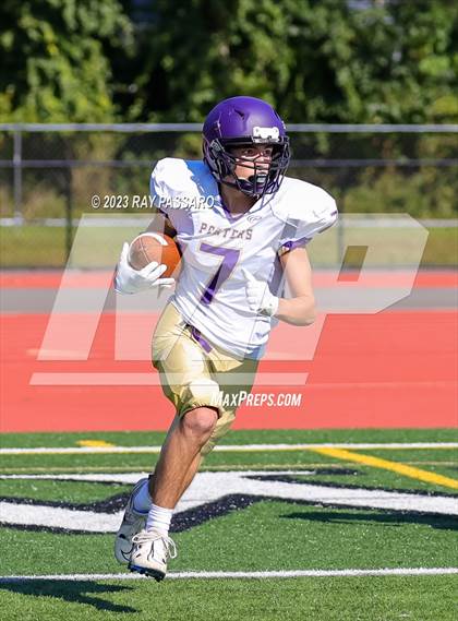 Thumbnail 3 in Greenport/Southold vs William Floyd JV 9 photogallery.