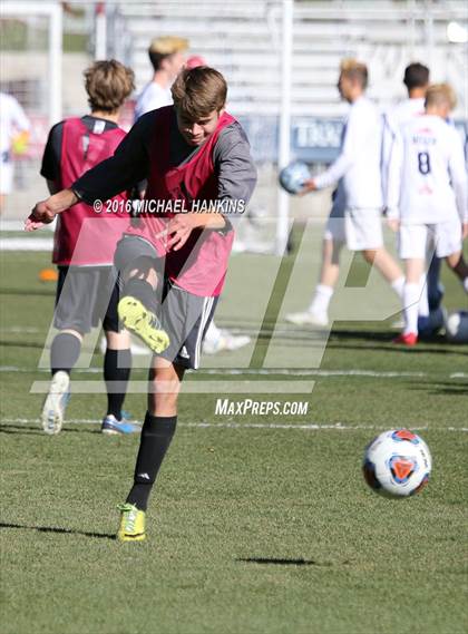 Thumbnail 3 in Kent Denver vs. Jefferson Academy  (CHSAA 3A Final) photogallery.