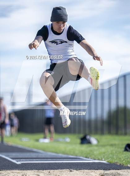 Thumbnail 3 in Racine Case Invitational photogallery.