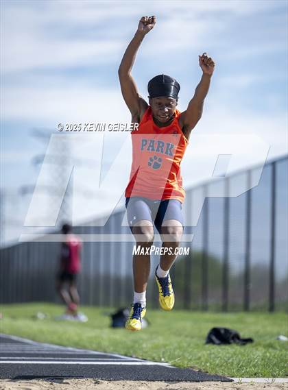 Thumbnail 3 in Racine Case Invitational photogallery.