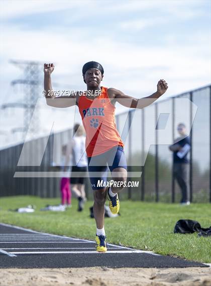 Thumbnail 3 in Racine Case Invitational photogallery.