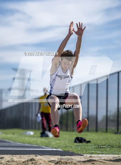 Thumbnail 3 in Racine Case Invitational photogallery.