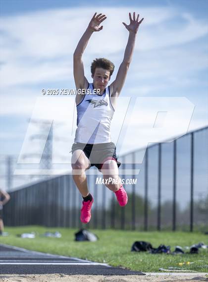 Thumbnail 3 in Racine Case Invitational photogallery.