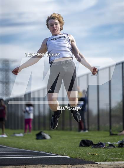 Thumbnail 3 in Racine Case Invitational photogallery.