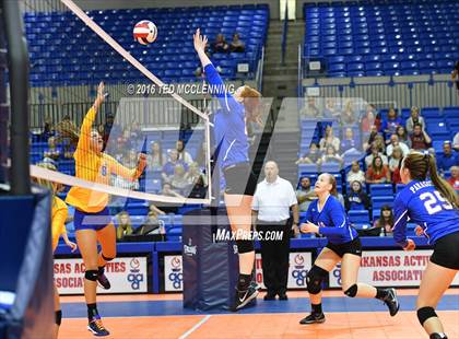 Thumbnail 2 in Paragould vs Valley View (AHSAA 5A State Final) photogallery.