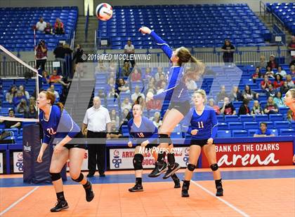 Thumbnail 2 in Paragould vs Valley View (AHSAA 5A State Final) photogallery.