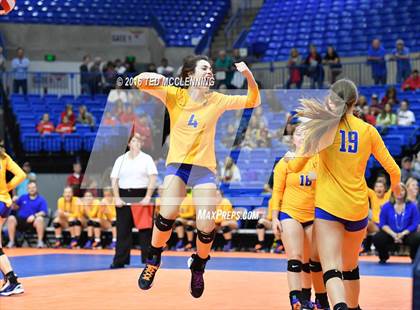 Thumbnail 1 in Paragould vs Valley View (AHSAA 5A State Final) photogallery.