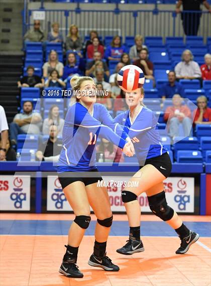 Thumbnail 3 in Paragould vs Valley View (AHSAA 5A State Final) photogallery.