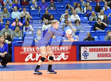 Thumbnail 3 in Paragould vs Valley View (AHSAA 5A State Final) photogallery.
