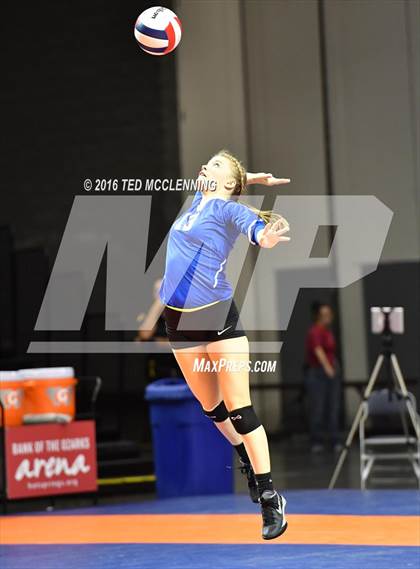 Thumbnail 2 in Paragould vs Valley View (AHSAA 5A State Final) photogallery.