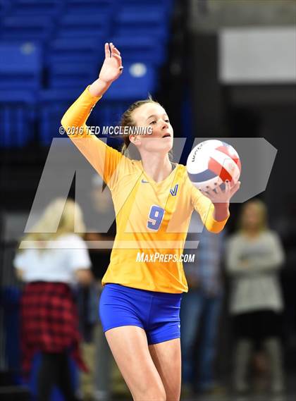 Thumbnail 2 in Paragould vs Valley View (AHSAA 5A State Final) photogallery.