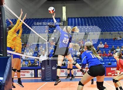 Thumbnail 3 in Paragould vs Valley View (AHSAA 5A State Final) photogallery.