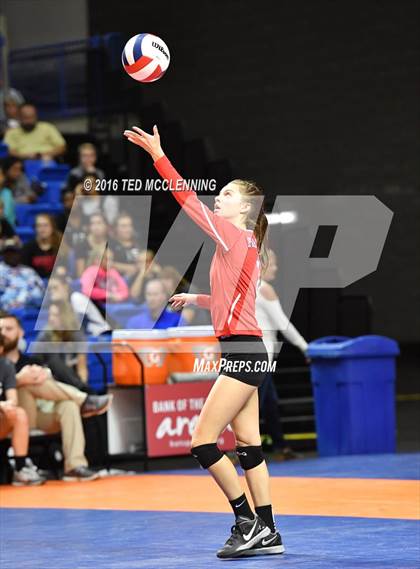 Thumbnail 3 in Paragould vs Valley View (AHSAA 5A State Final) photogallery.