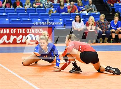 Thumbnail 1 in Paragould vs Valley View (AHSAA 5A State Final) photogallery.