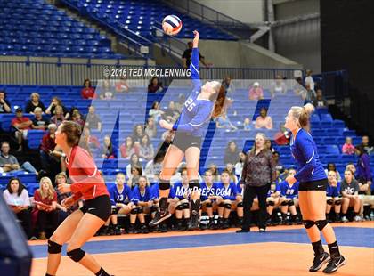 Thumbnail 3 in Paragould vs Valley View (AHSAA 5A State Final) photogallery.