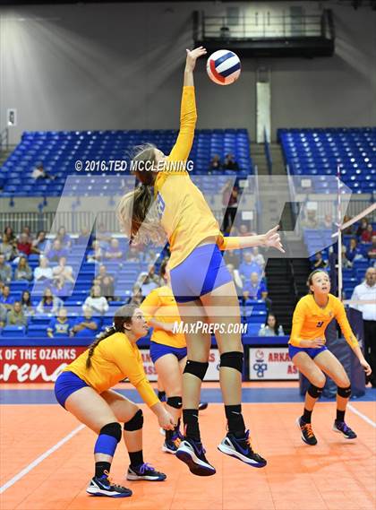 Thumbnail 3 in Paragould vs Valley View (AHSAA 5A State Final) photogallery.