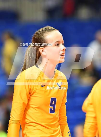 Thumbnail 1 in Paragould vs Valley View (AHSAA 5A State Final) photogallery.