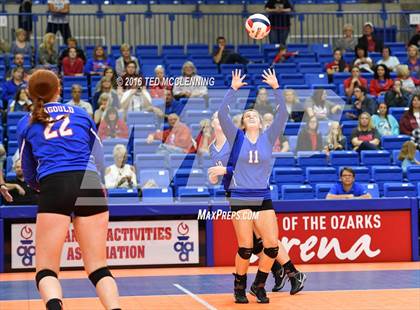 Thumbnail 3 in Paragould vs Valley View (AHSAA 5A State Final) photogallery.