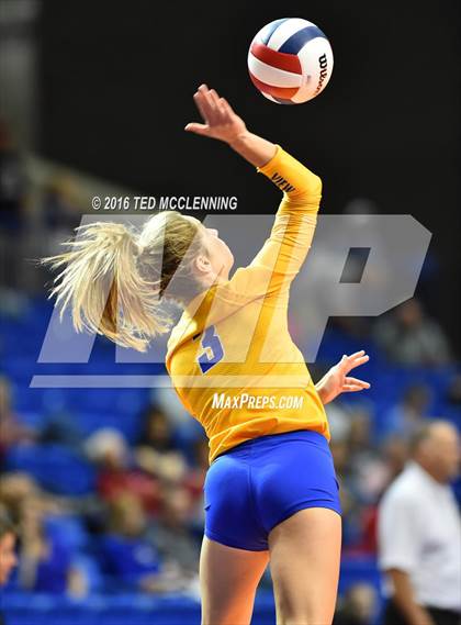 Thumbnail 2 in Paragould vs Valley View (AHSAA 5A State Final) photogallery.