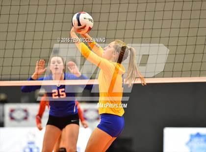 Thumbnail 3 in Paragould vs Valley View (AHSAA 5A State Final) photogallery.
