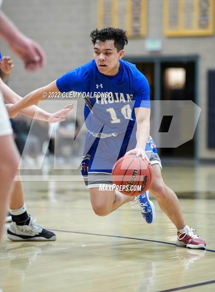 Thumbnail 2 in Fountain-Fort Carson vs Dakota Ridge (CHSAA Boys 5A Basketball State Tournament Round 1) photogallery.