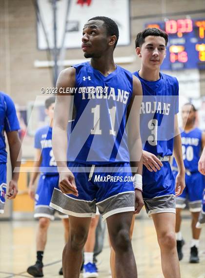 Thumbnail 2 in Fountain-Fort Carson vs Dakota Ridge (CHSAA Boys 5A Basketball State Tournament Round 1) photogallery.