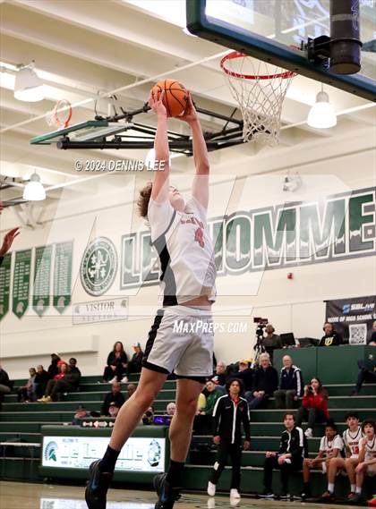 Thumbnail 1 in Oakwood vs. Folsom (De La Salle MLK Classic) photogallery.
