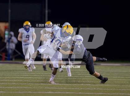 Thumbnail 2 in Carmel @ Brownsburg (IHSAA 6A Sectional Final) photogallery.