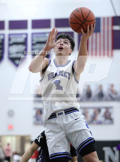 Thumbnail 2 in Hilliard Bradley vs. Africentric Early College photogallery.