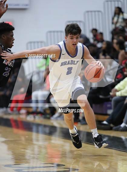 Thumbnail 3 in Hilliard Bradley vs. Africentric Early College photogallery.