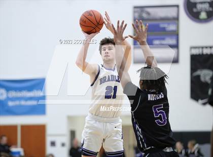 Thumbnail 3 in Hilliard Bradley vs. Africentric Early College photogallery.