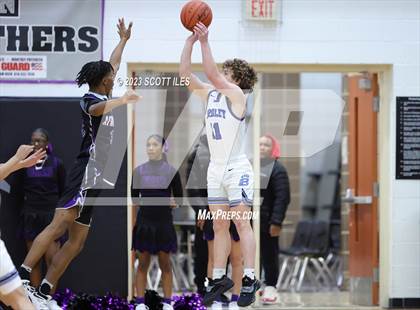 Thumbnail 3 in Hilliard Bradley vs. Africentric Early College photogallery.