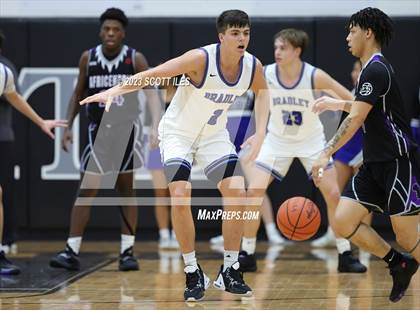 Thumbnail 2 in Hilliard Bradley vs. Africentric Early College photogallery.